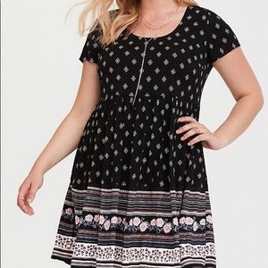 Torrid Black Border Print Challis Dress 🖤